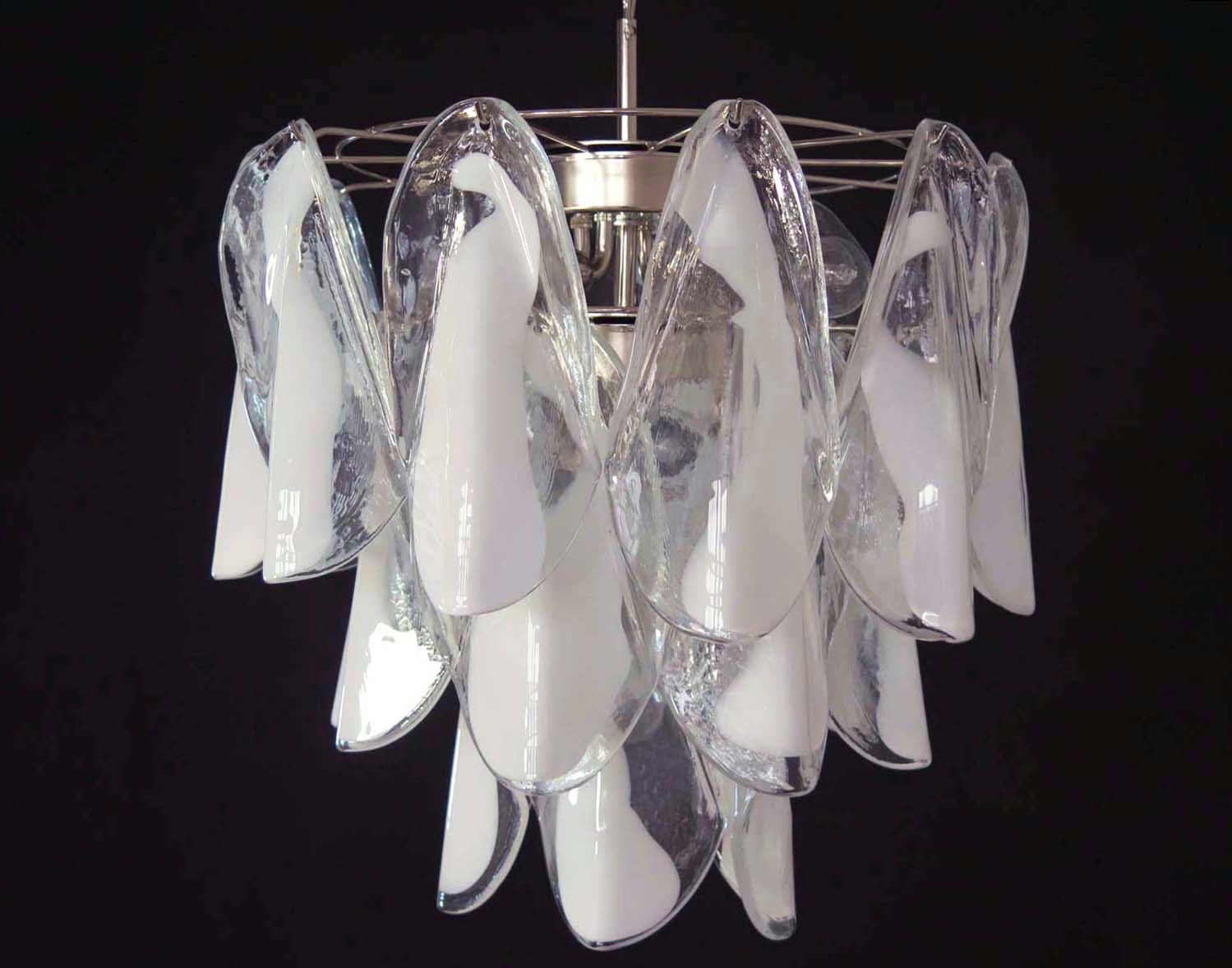 Murano Lysekrone – 24 Hvite Rondiniglass – detalj 8 – Murano Classics