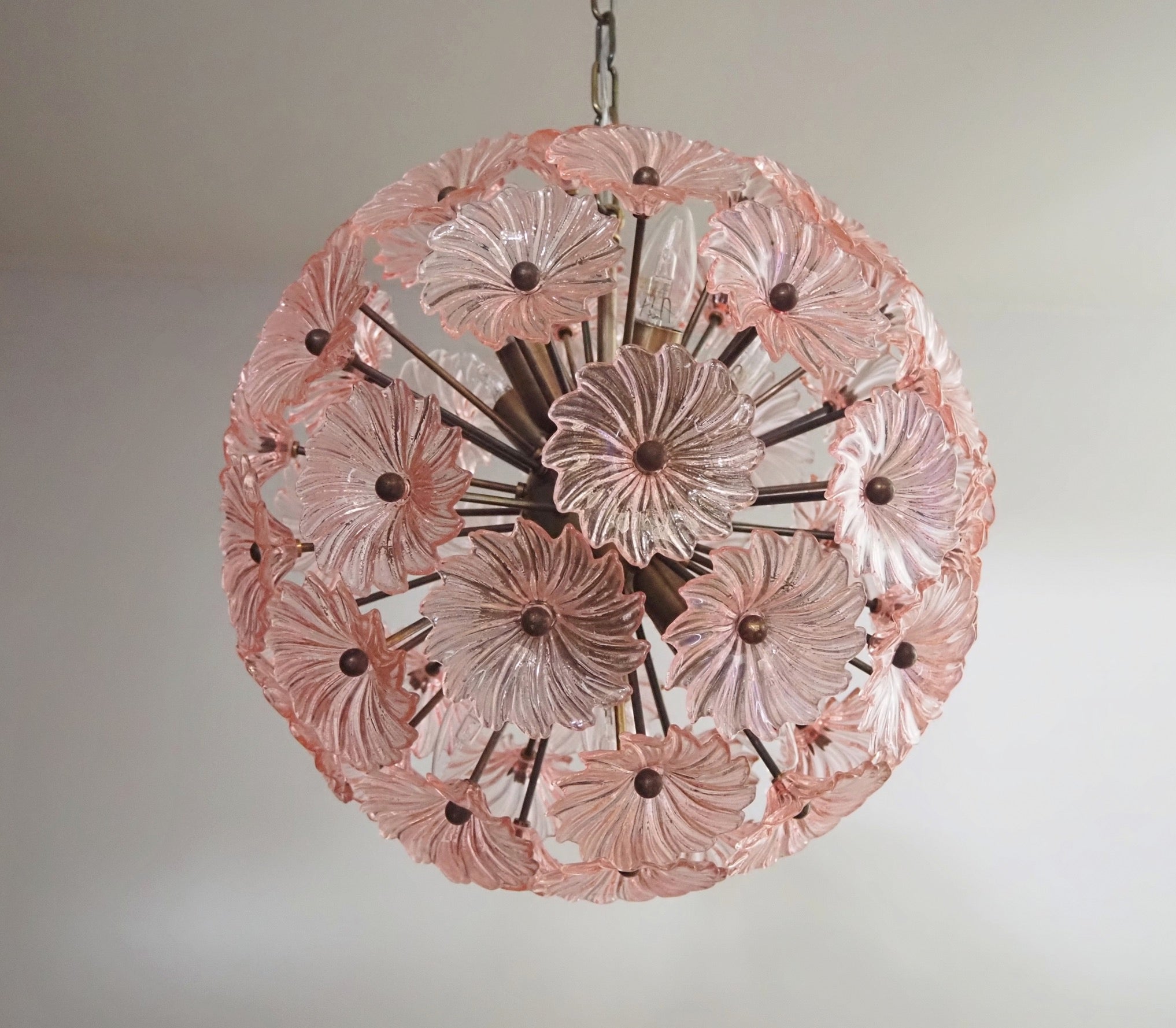 Murano Chandelier – 51 Pink Daisy Glass – detail 9 – Murano Classics