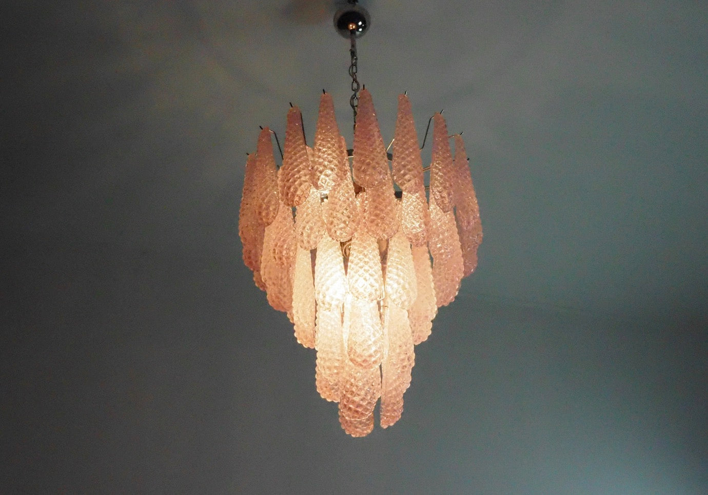 Murano Lysekrone | 52 Rosa Dråpeglass