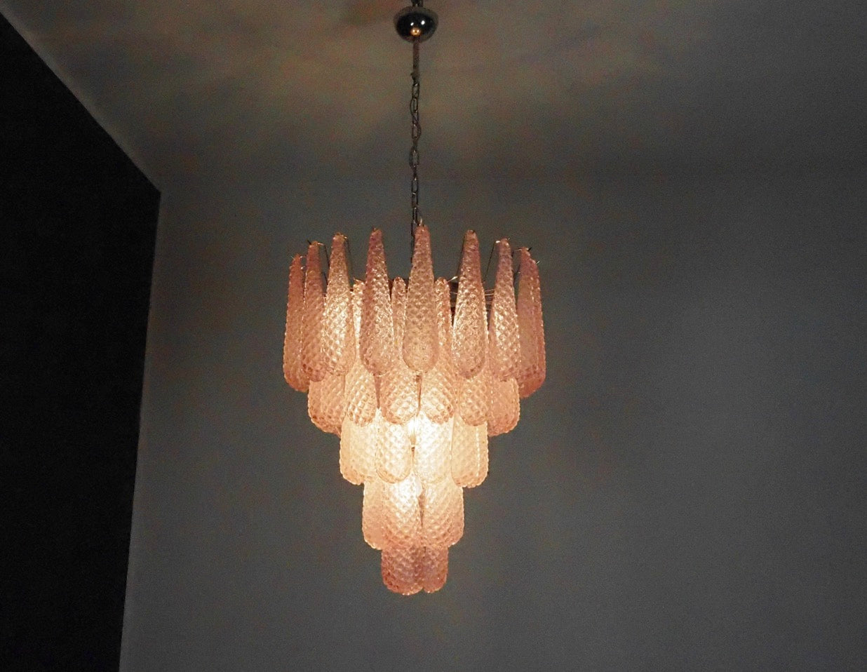 Murano Lysekrone | 52 Rosa Dråpeglass