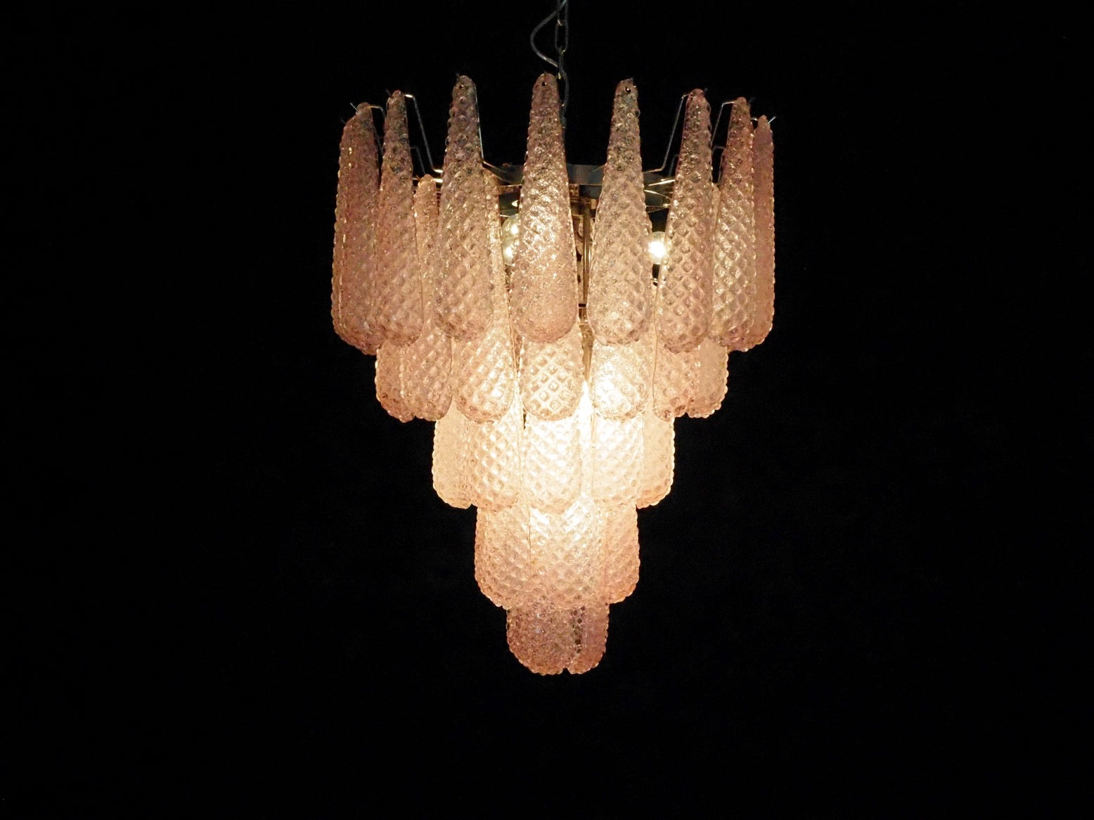 Murano Lysekrone | 52 Rosa Dråpeglass