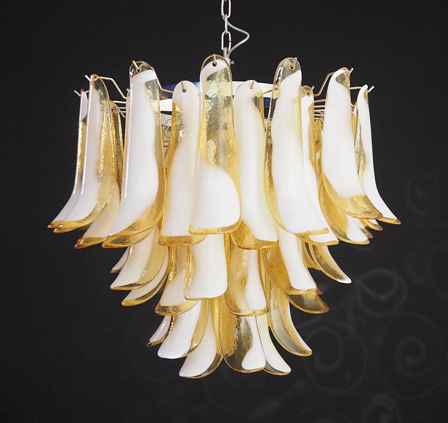 Murano Chandelier | 53 Caramel-coloured cone leaf glasses