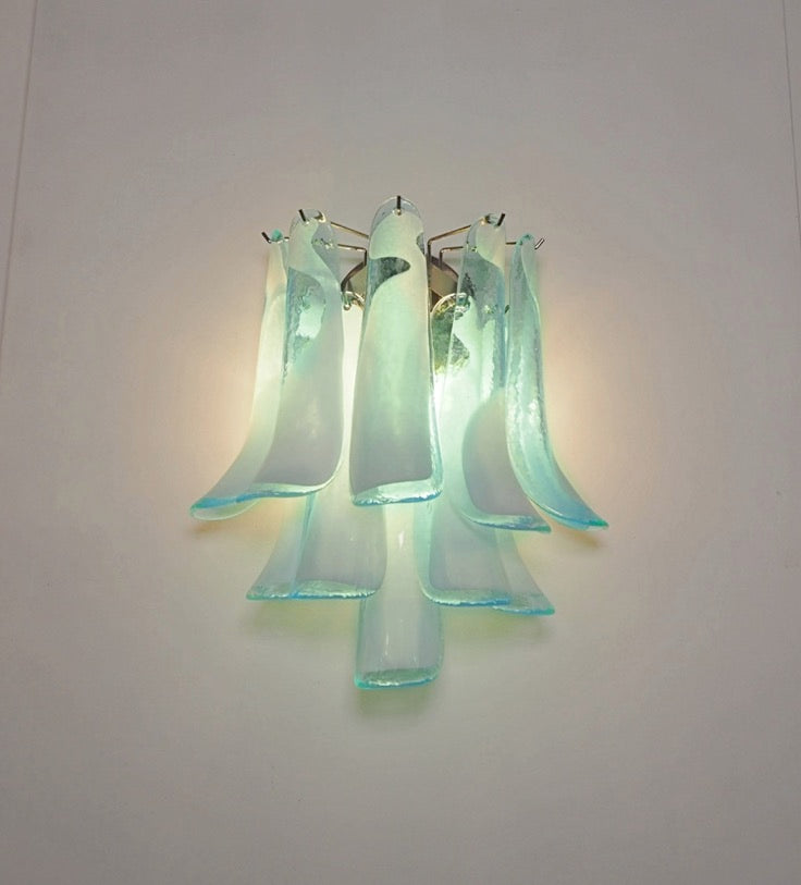 Murano Wandleuchte – 10 Weiß-Türkise Lattimo Blütenblattglas – 2er-Set – Detail 4 – Murano Classics