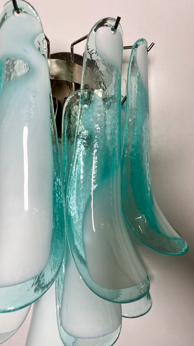 Murano Vegglampe | 10 Hvite Turkise Lattimo Konglebladglass | 1 par