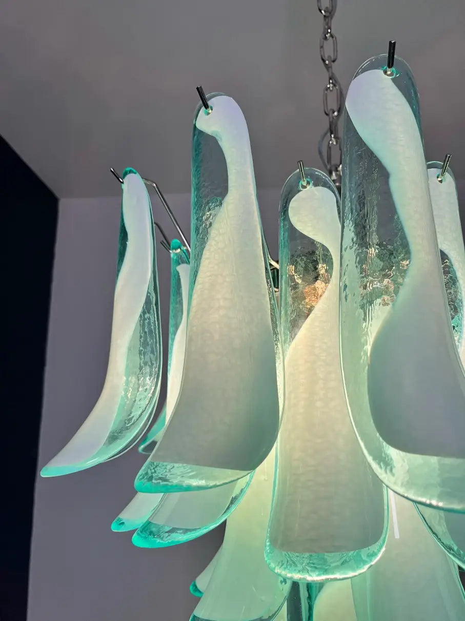 Murano Kronleuchter – 36 Türkise Blütenblattgläser – Detail 7 – Murano Classics