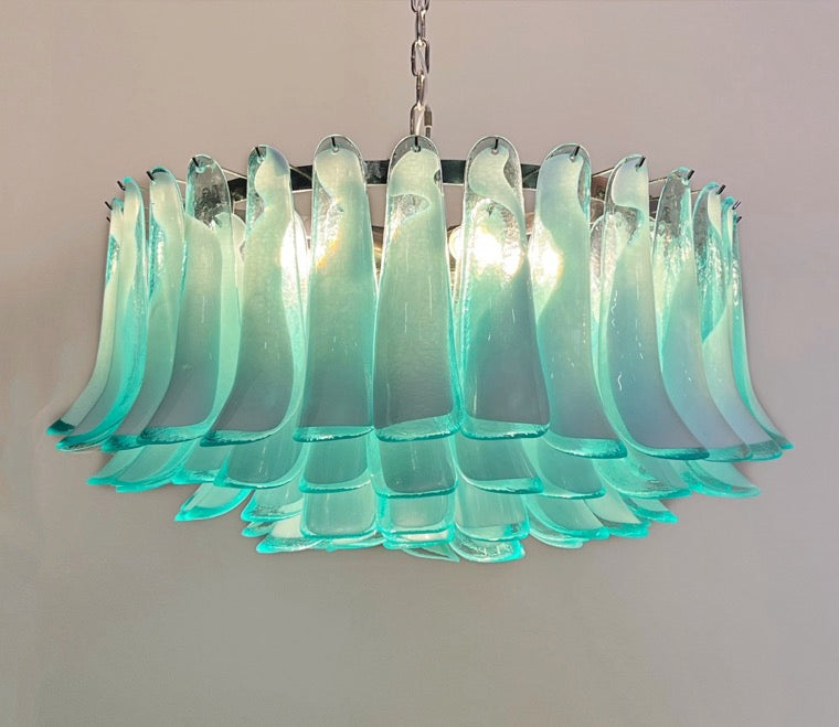 Murano Lysekrone | 101 Hvite Turkise Lattimo Konglebladglass