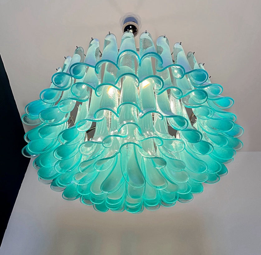 Murano Lysekrone | 101 Hvite Turkise Lattimo Konglebladglass