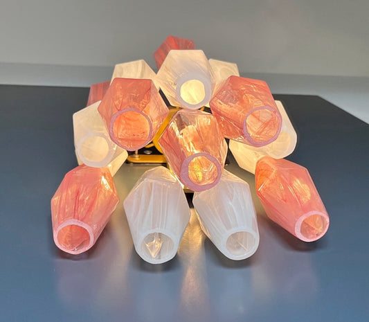 Murano Lysekrone | 17 Rosa Hvite Alabaster Gull Poliedriglass