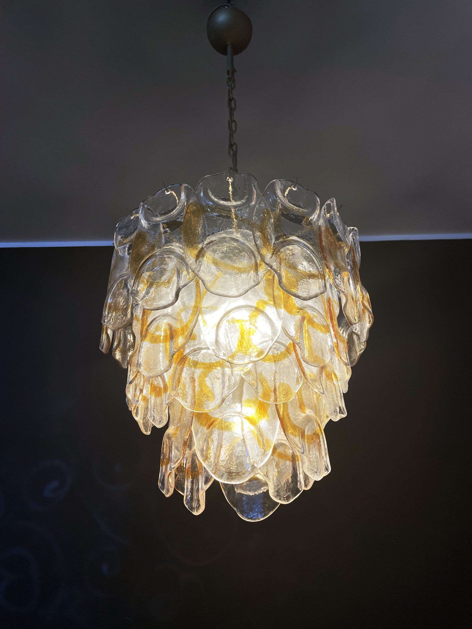 Lustre Murano – 41 Verres Crostoli Jaunes – détail 8 – Murano Classics
