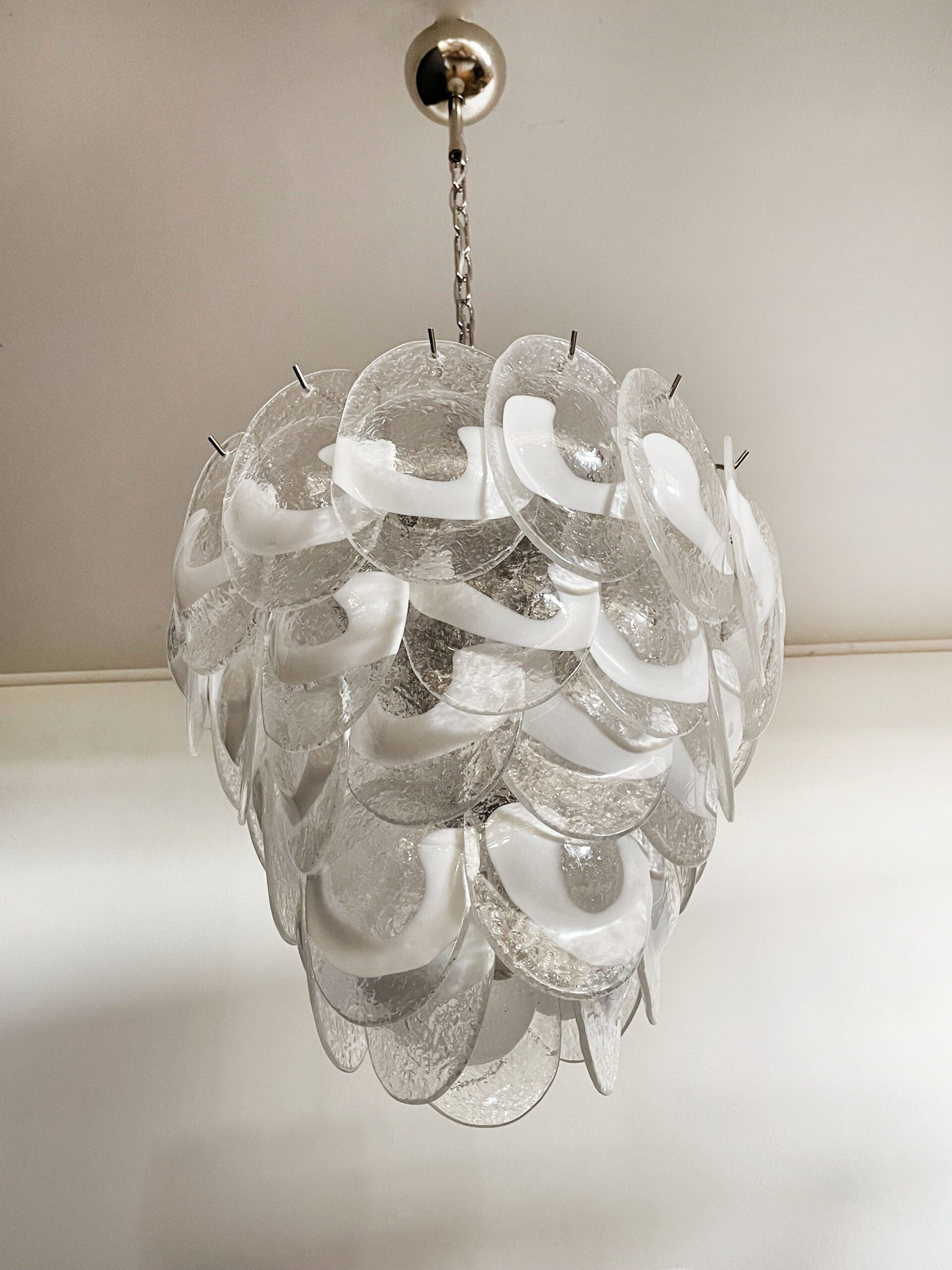 Murano Lysekrone | 41 Hvite Klare Konglebladglass