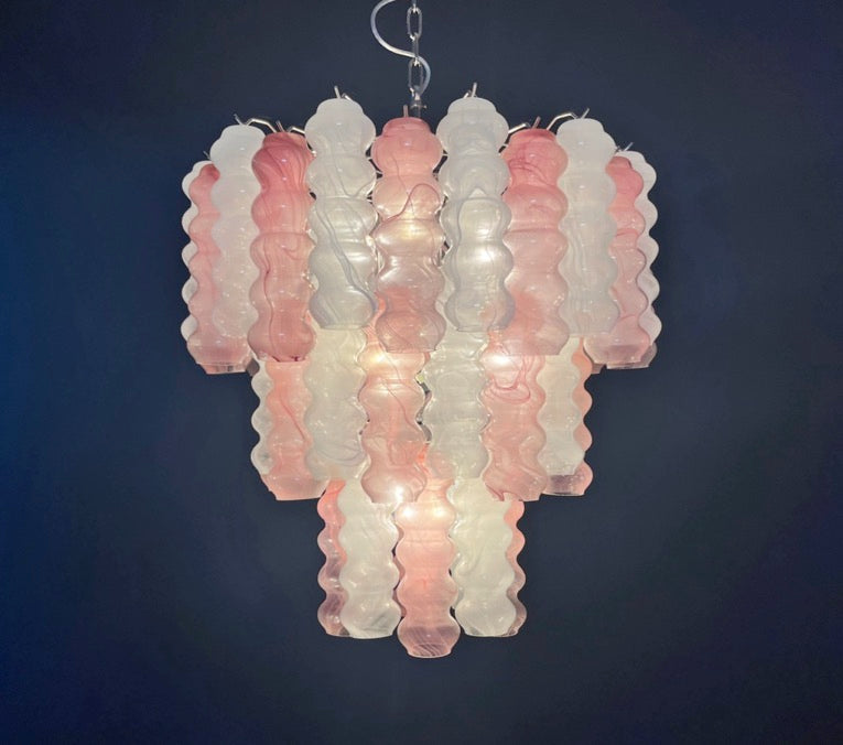 Murano Lysekrone | 48 Rosa Hvite Alabaster Rørglass