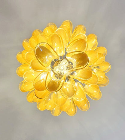 Murano Lysekrone | 52 Hvite Lattimo Karamell Konglebladglass