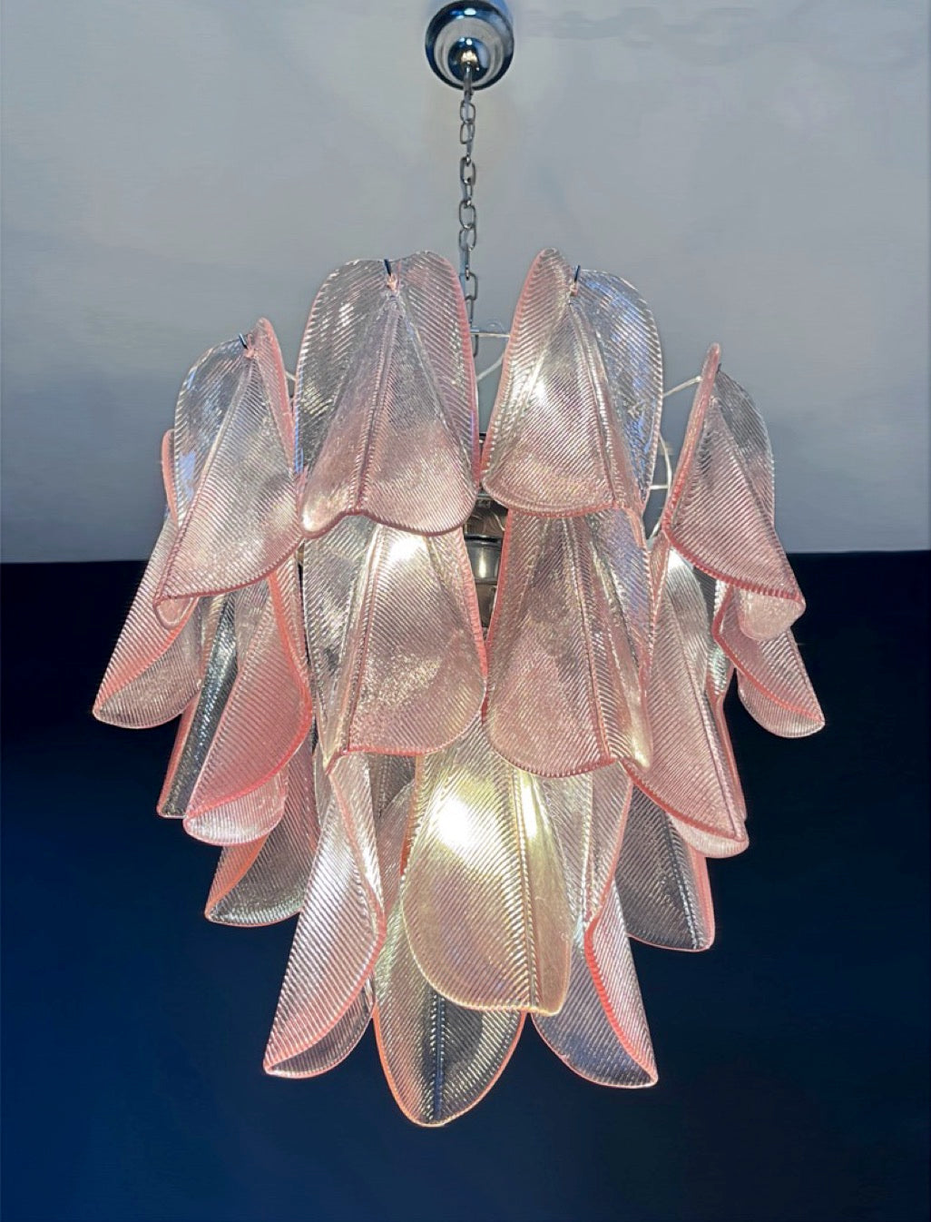 Italian vintage Murano chandelier – Mazzega – 23 “rondini” pink glass