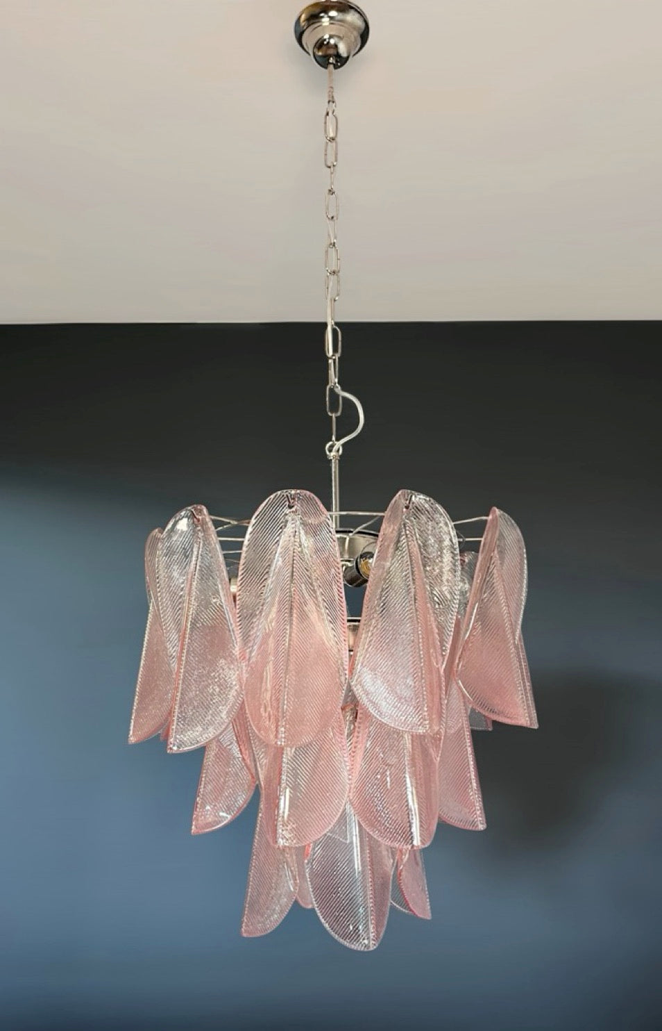 Italian vintage Murano chandelier – Mazzega – 23 “rondini” pink glass