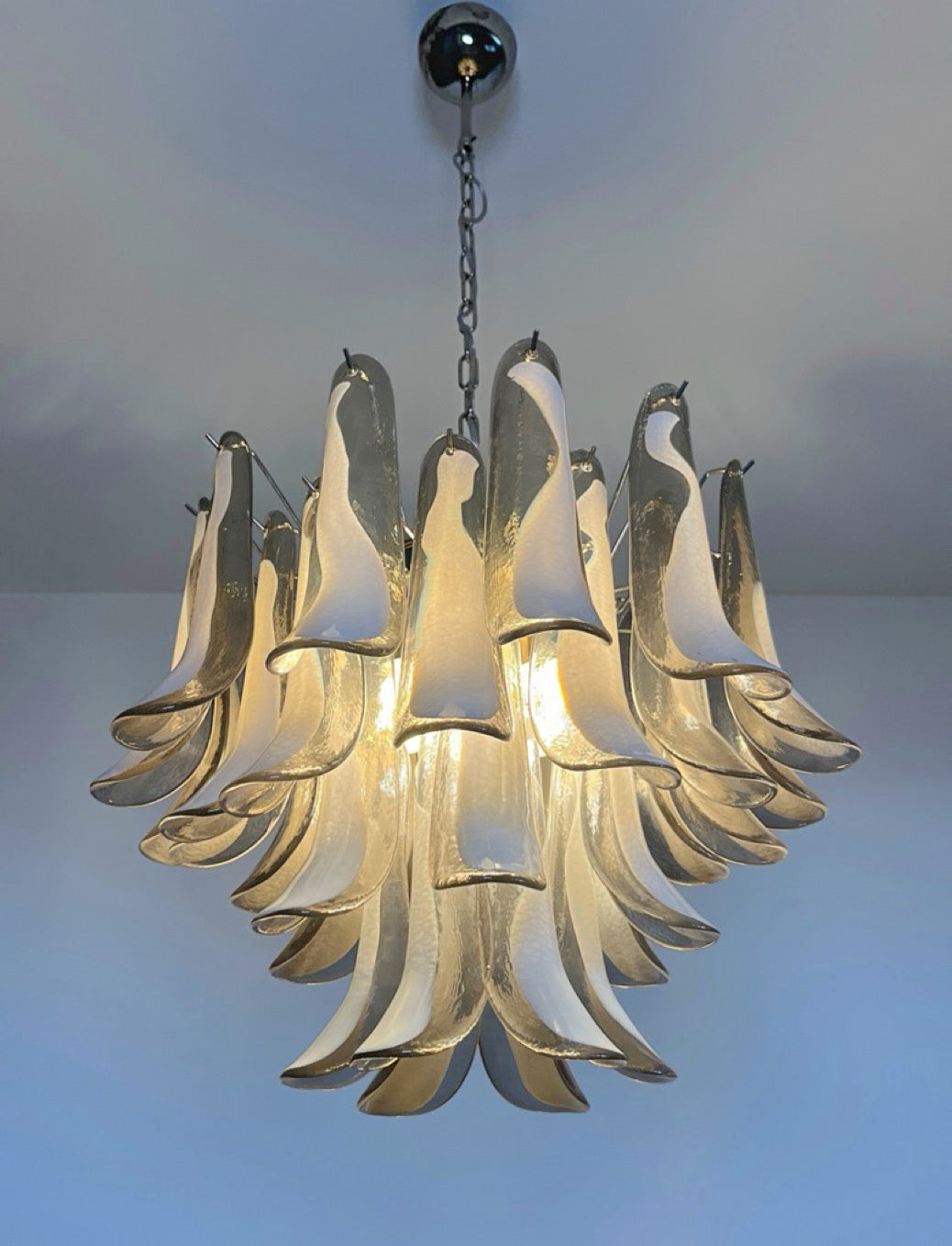 Italian vintage Murano chandelier – Mazzega – 36 lattimo smoked glass petals