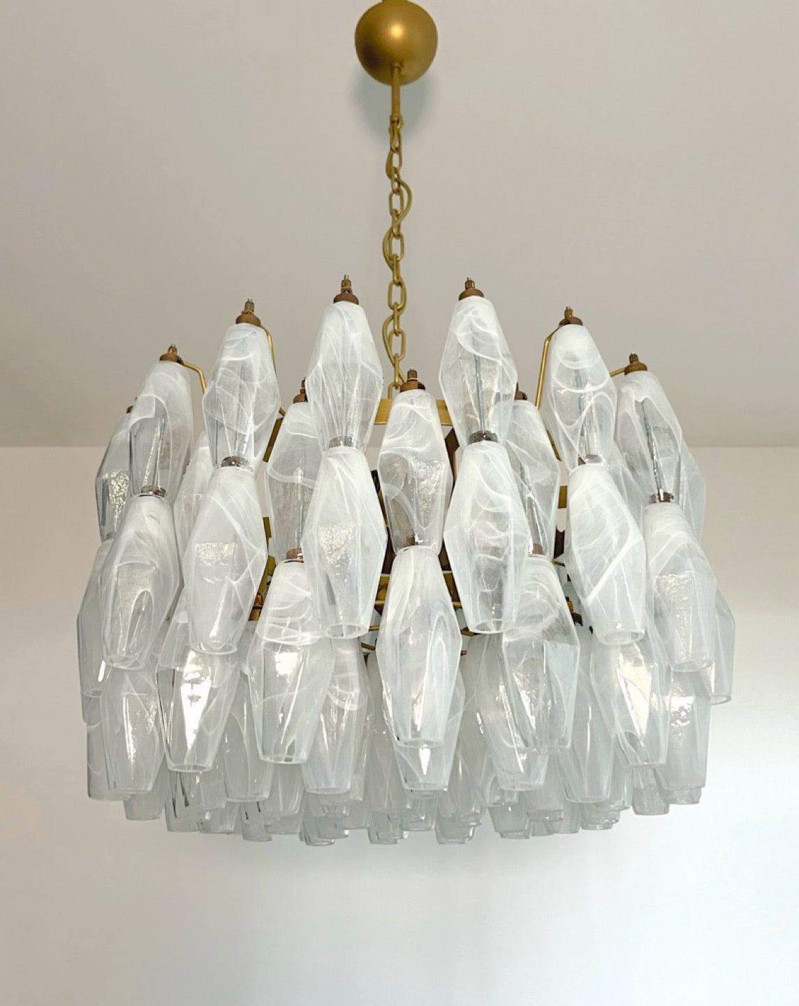 Amazing Murano glass Candelier – 107  white alabaster poliedri