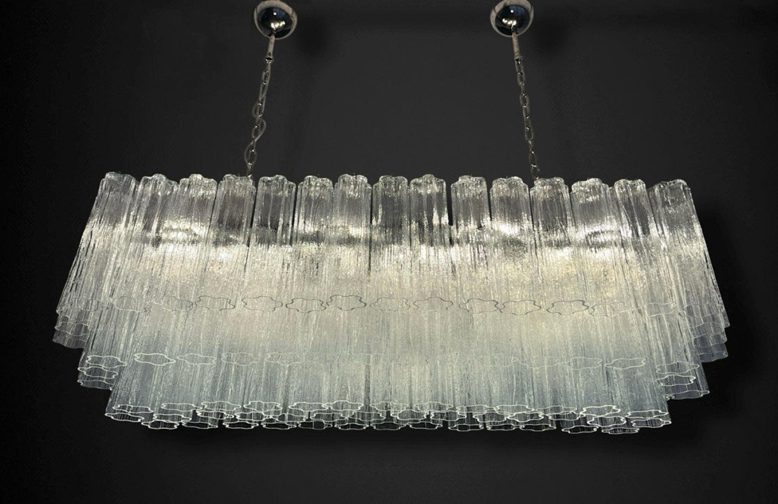 Elegant Murano tube Chandelier – 114 clear glasses