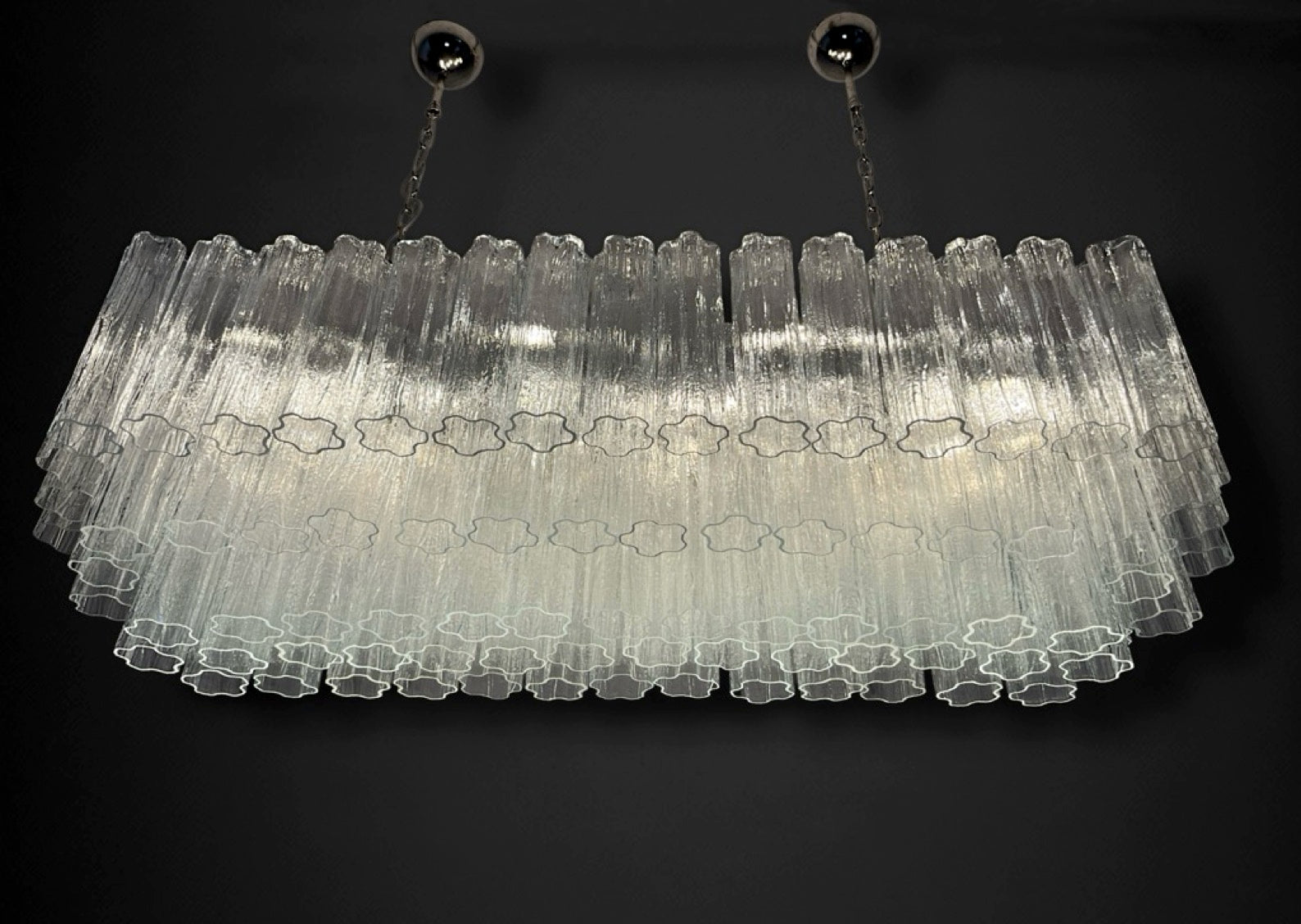 Elegant Murano tube Chandelier – 114 clear glasses