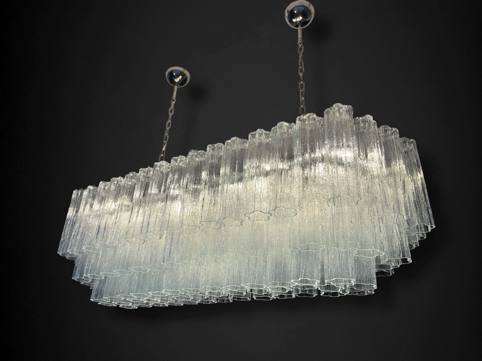 Elegant Murano tube Chandelier – 114 clear glasses