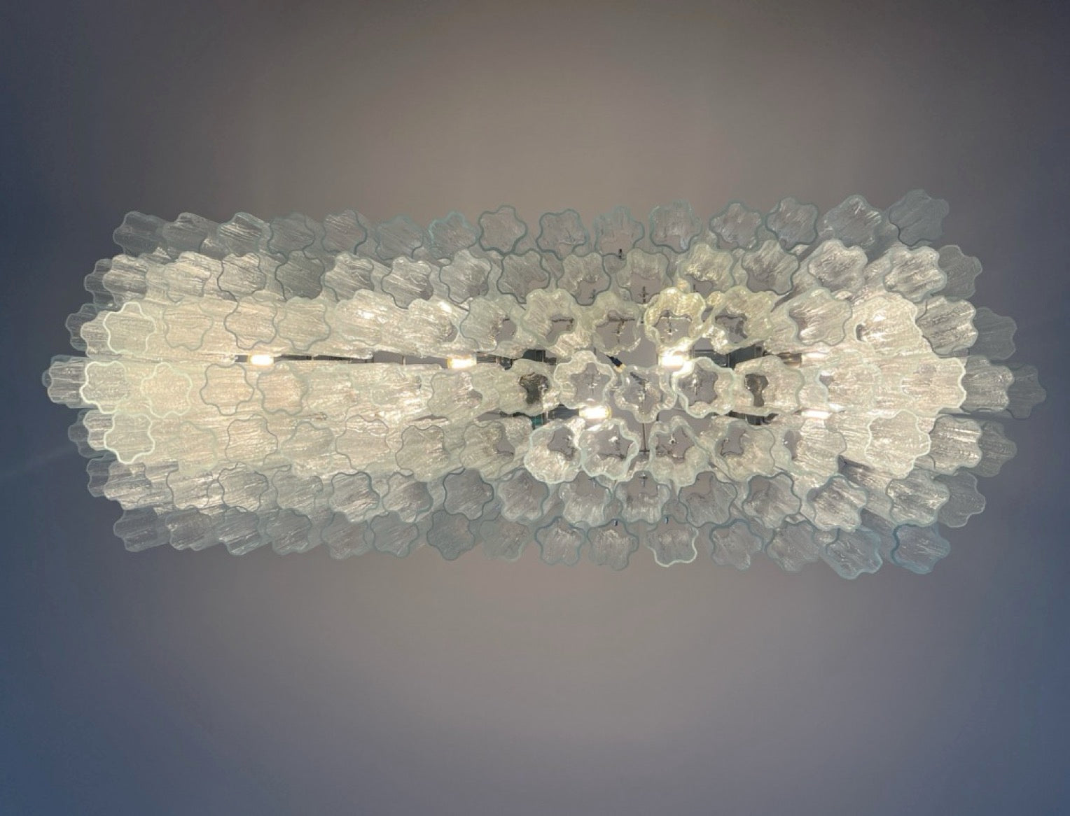 Elegant Murano tube Chandelier – 114 clear glasses
