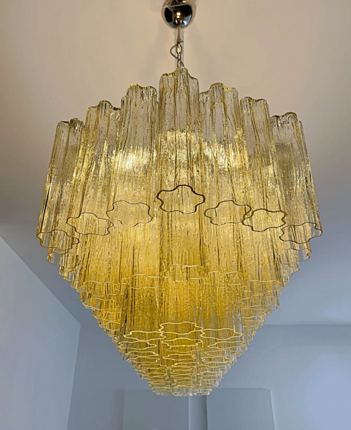 Elegant Murano tube Chandelier – 114 clear amber glasses