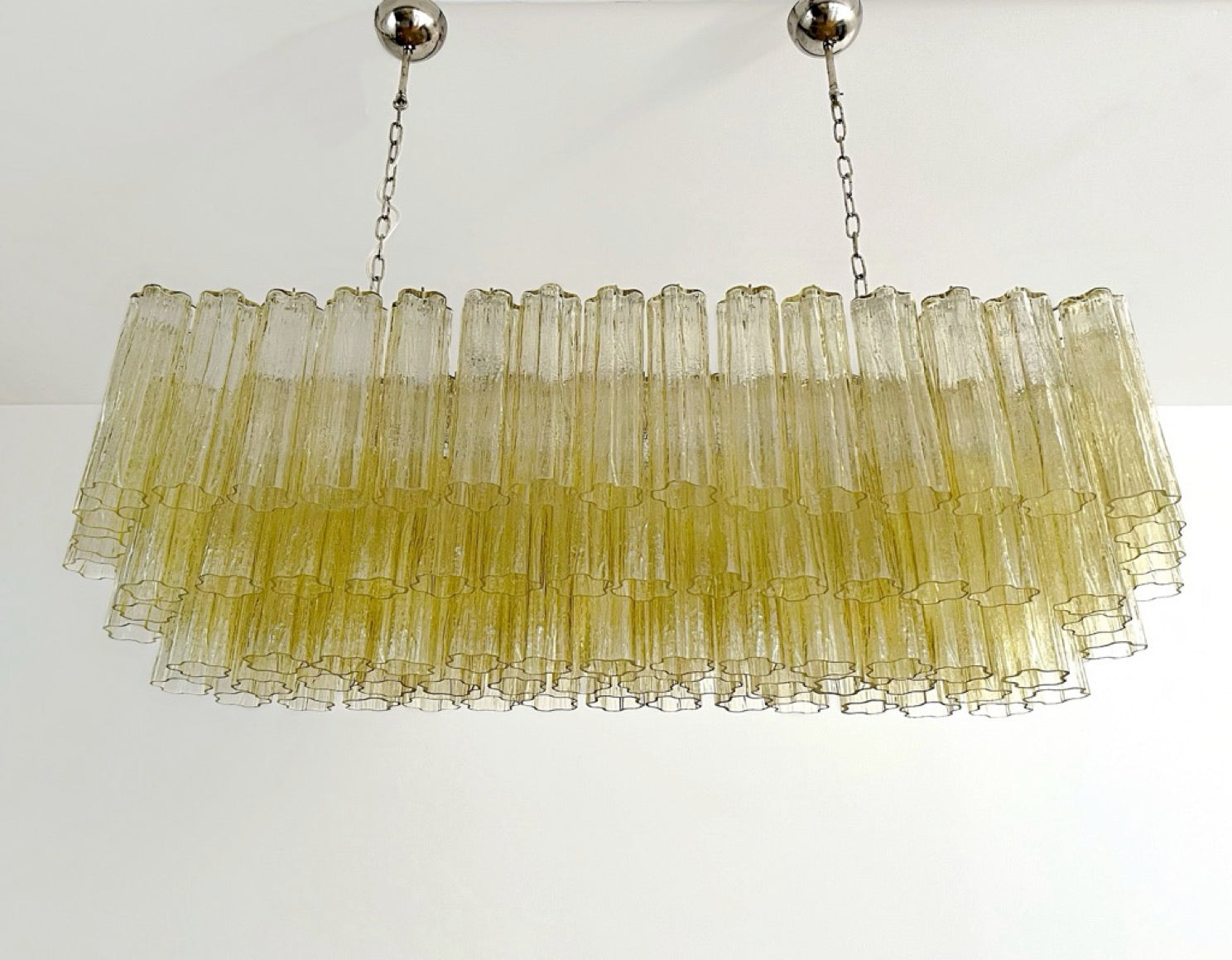 Elegant Murano tube Chandelier – 114 clear amber glasses