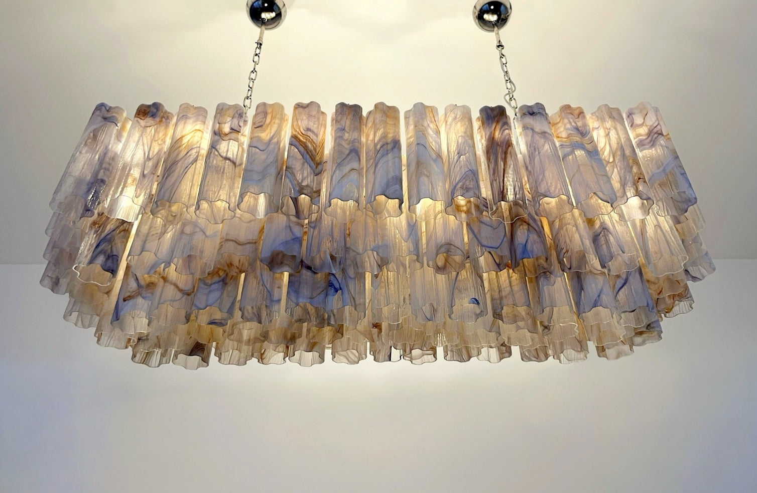 Elegant Murano tube Chandelier – 114 alabaster witeria glasses