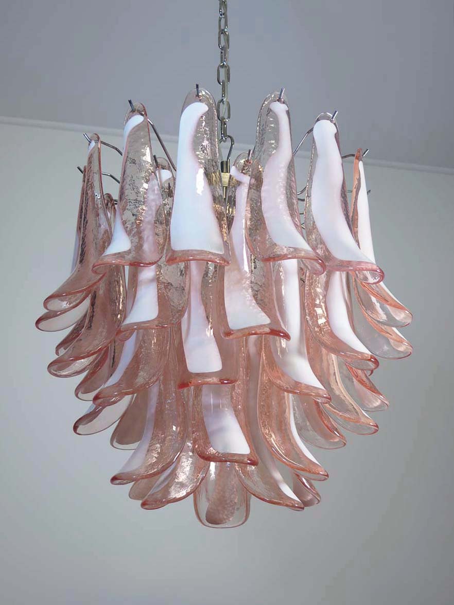 Murano Chandelier | 41 Pink cone leaf glass