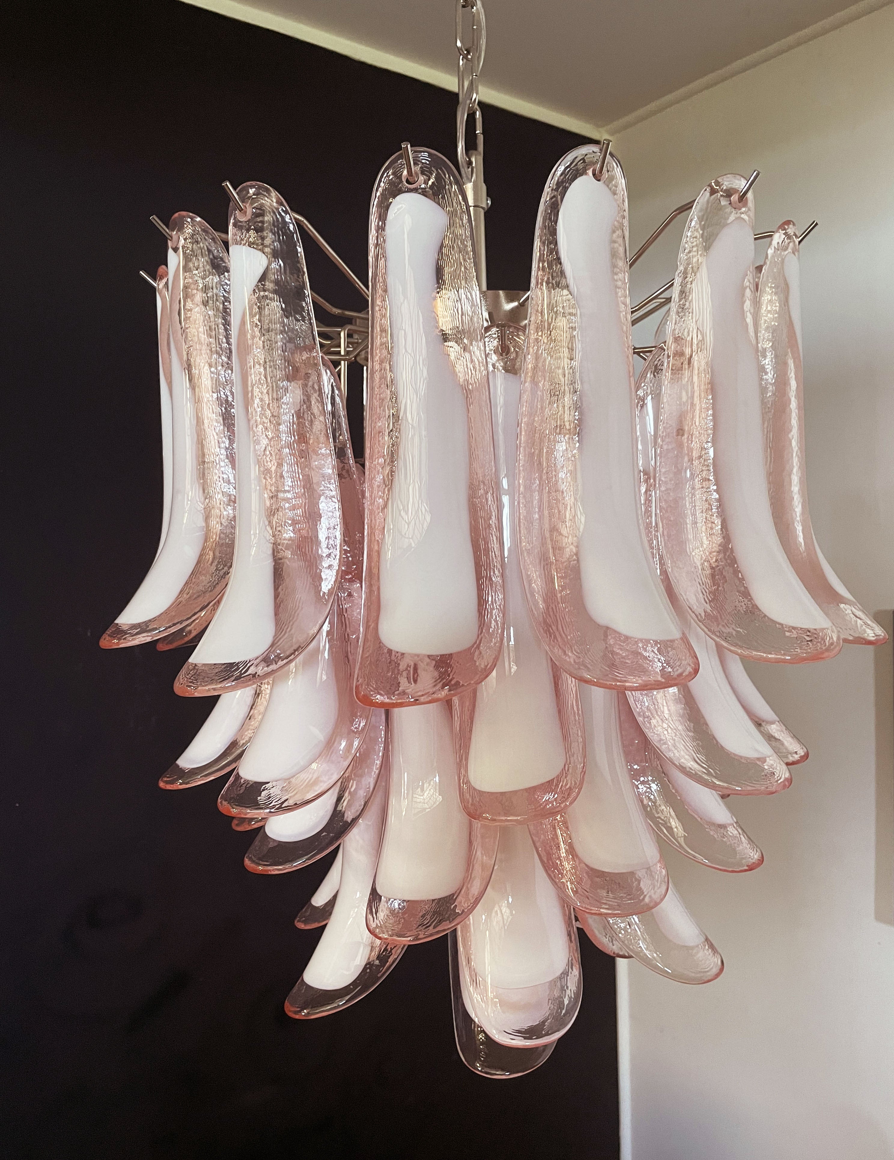 Murano Chandelier – 41 Pink Petal Glass – detail 2 – Murano Classics