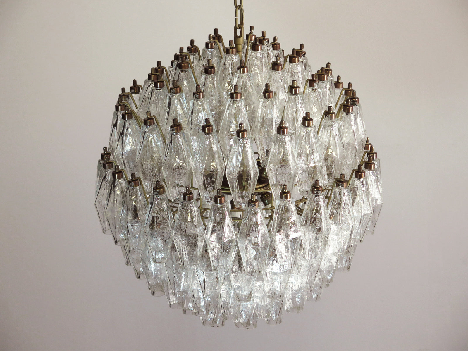 Lustre Murano – 140 Verres Poliedri Transparents – détail 6 – Murano Classics