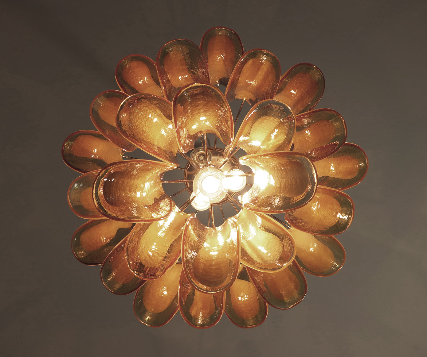 Murano Kronleuchter – 26 Gelbe Blütenblattgläser – Detail 7 – Murano Classics