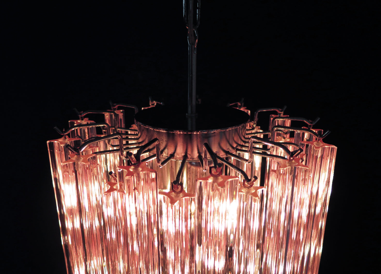 Lampadario Murano – 46 Vetri a Prismi Rosa – dettaglio 3 – Murano Classics