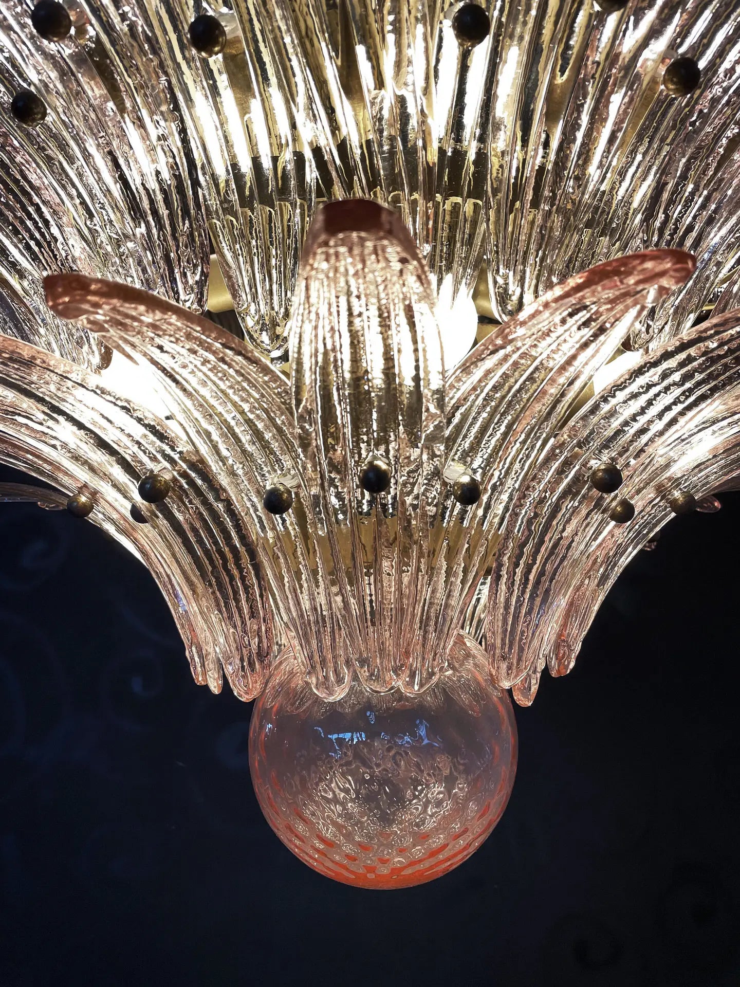 Murano Kroonluchter – 163 Roze Bloemblaadjeglas – detail 10 – Murano Classics