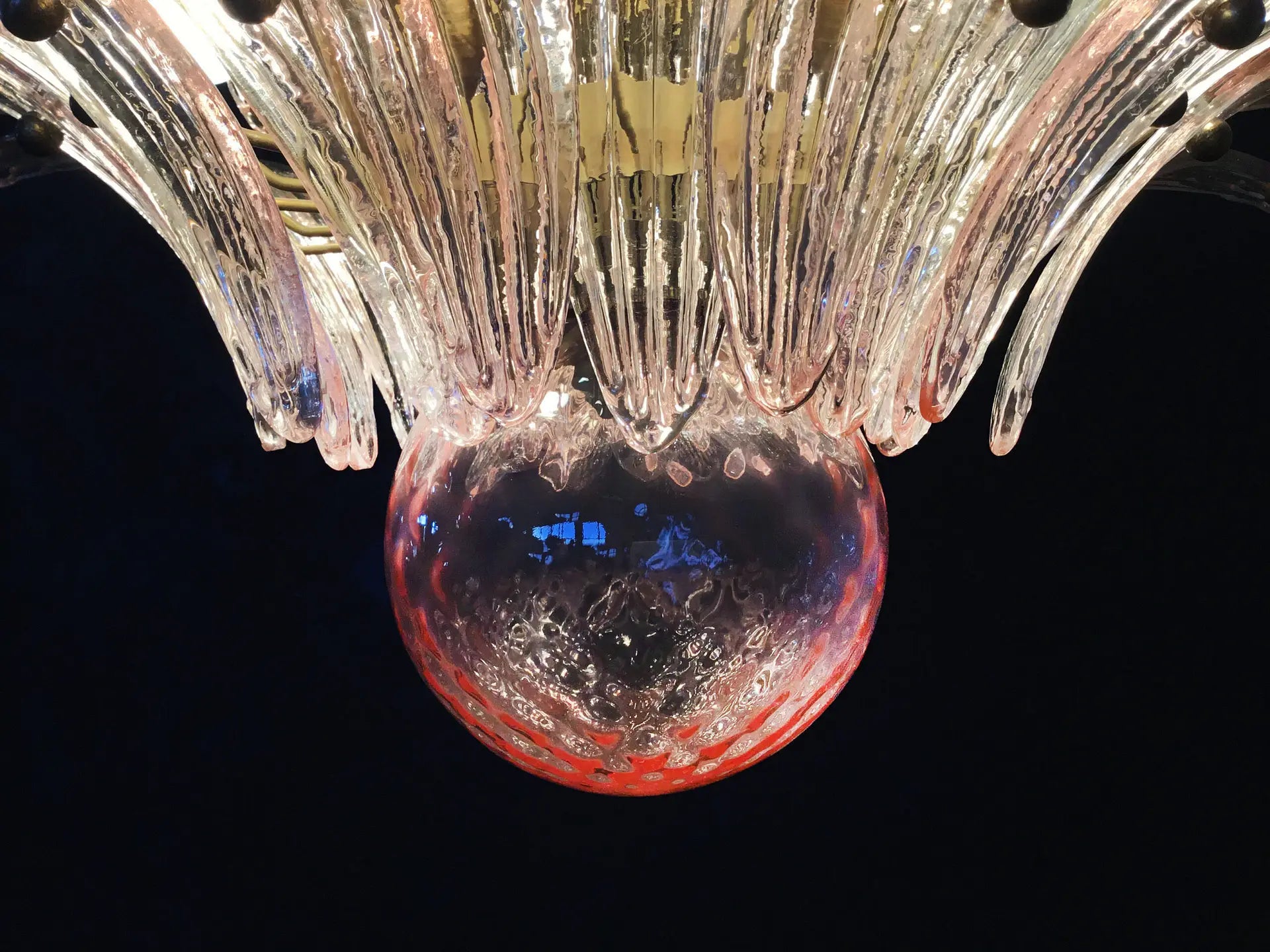 Lustre Murano – 104 Verres à Pétales Rose – détail 4 – Murano Classics