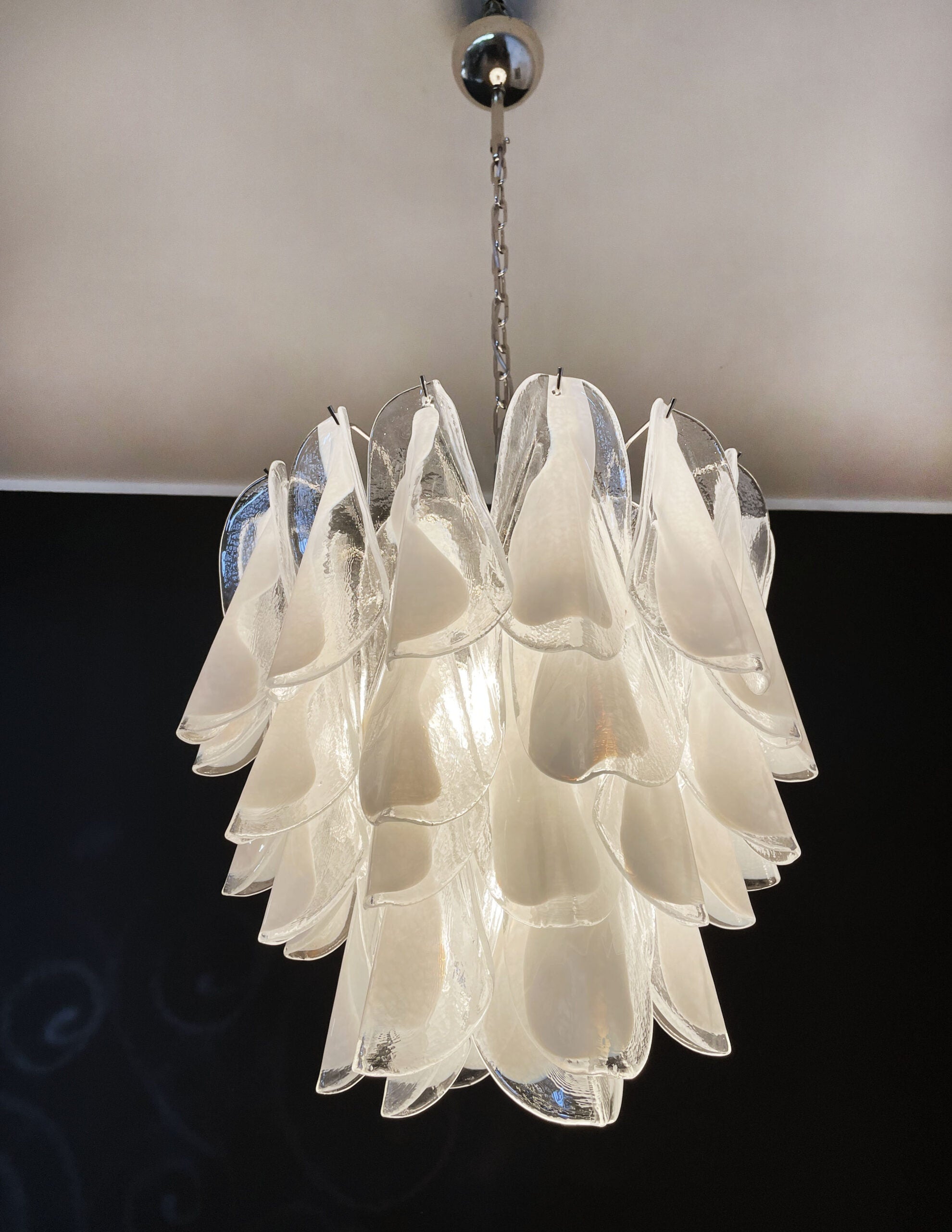 Murano Lysekrone – 41 Hvite Rondiniglass – detalj 2 – Murano Classics