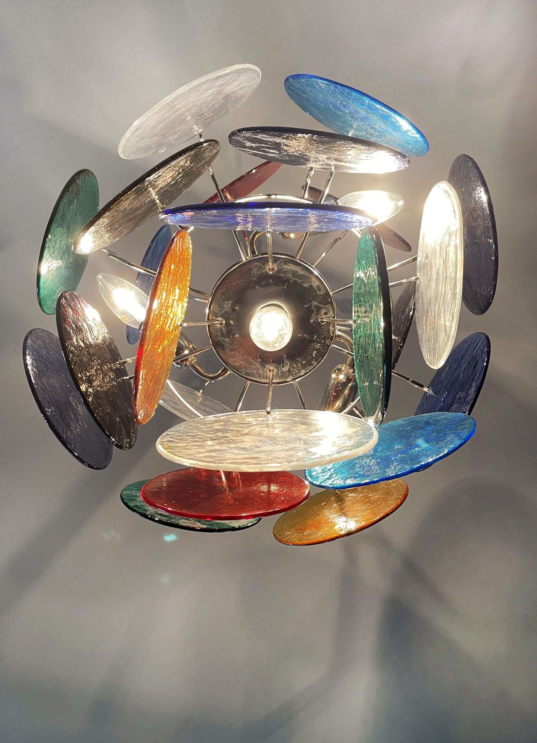 Lampadario Murano – 24 Elementi in Vetro a Dischi Multicolore – Murano Classics