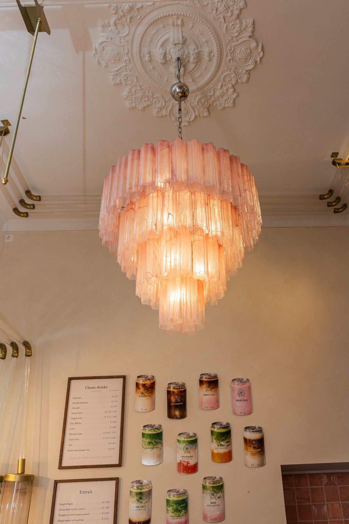 Murano Lysekrone – 78 Rosa Alabaster Glassrør – miljøbilde 1 – Murano Classics