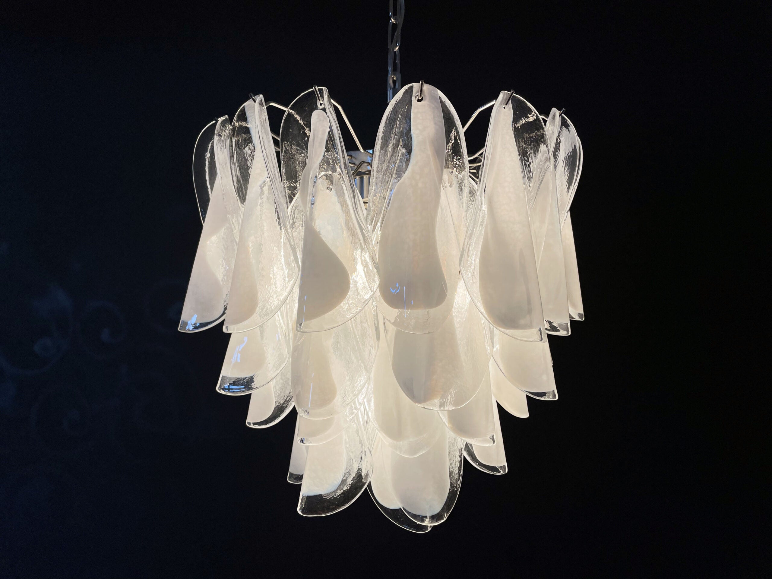 Murano Lysekrone – 41 Hvite Rondiniglass – detalj 4 – Murano Classics