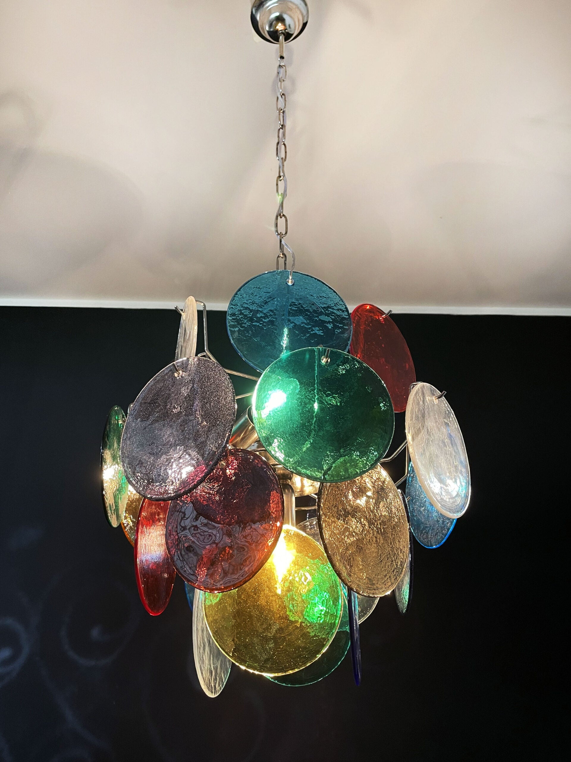 Lampadario Murano – 24 Elementi in Vetro a Dischi Multicolore – dettaglio 1 – Murano Classics