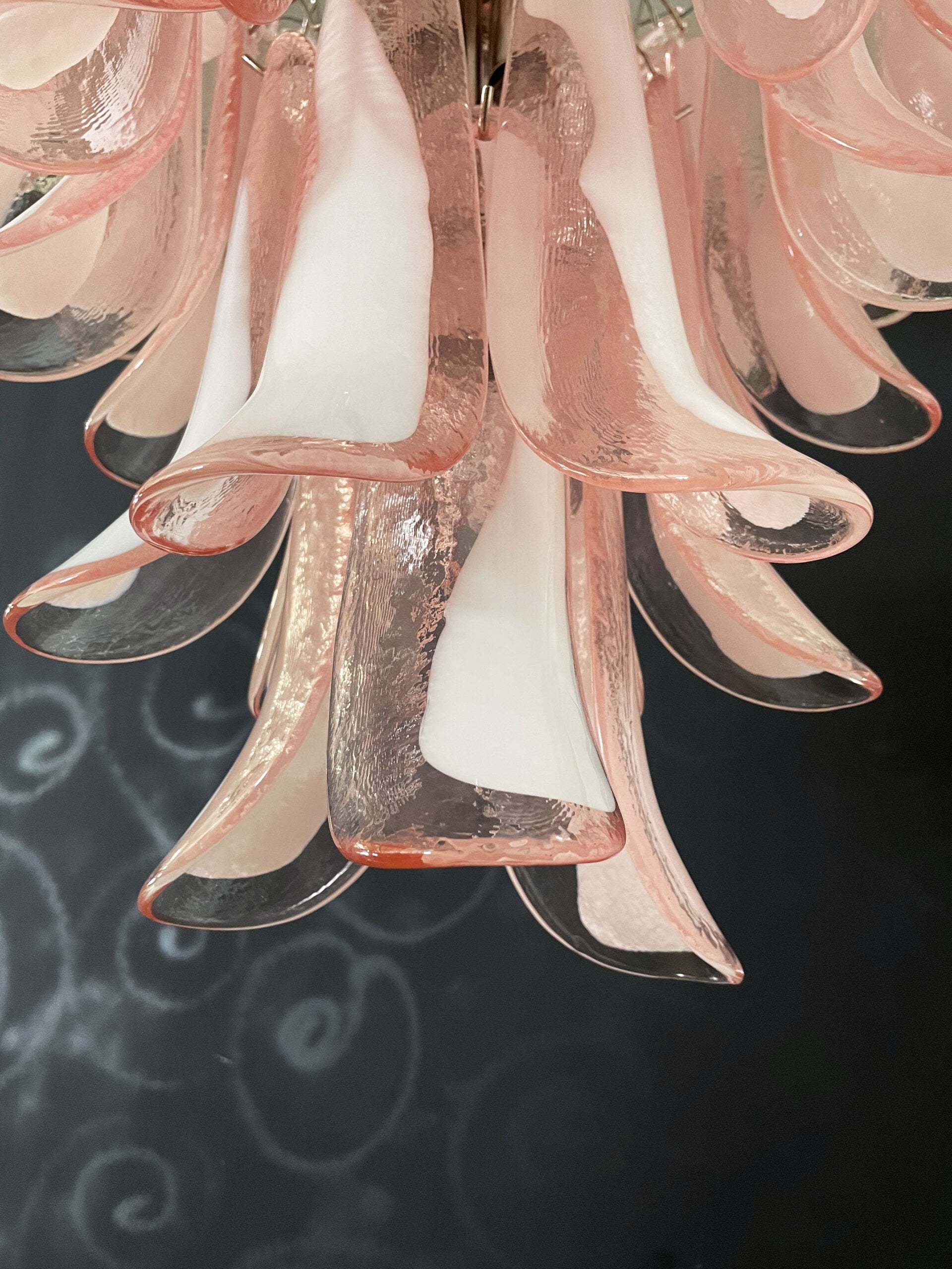 Murano Kronleuchter – 52 Rosa Blütenblattglas – Detail 3 – Murano Classics