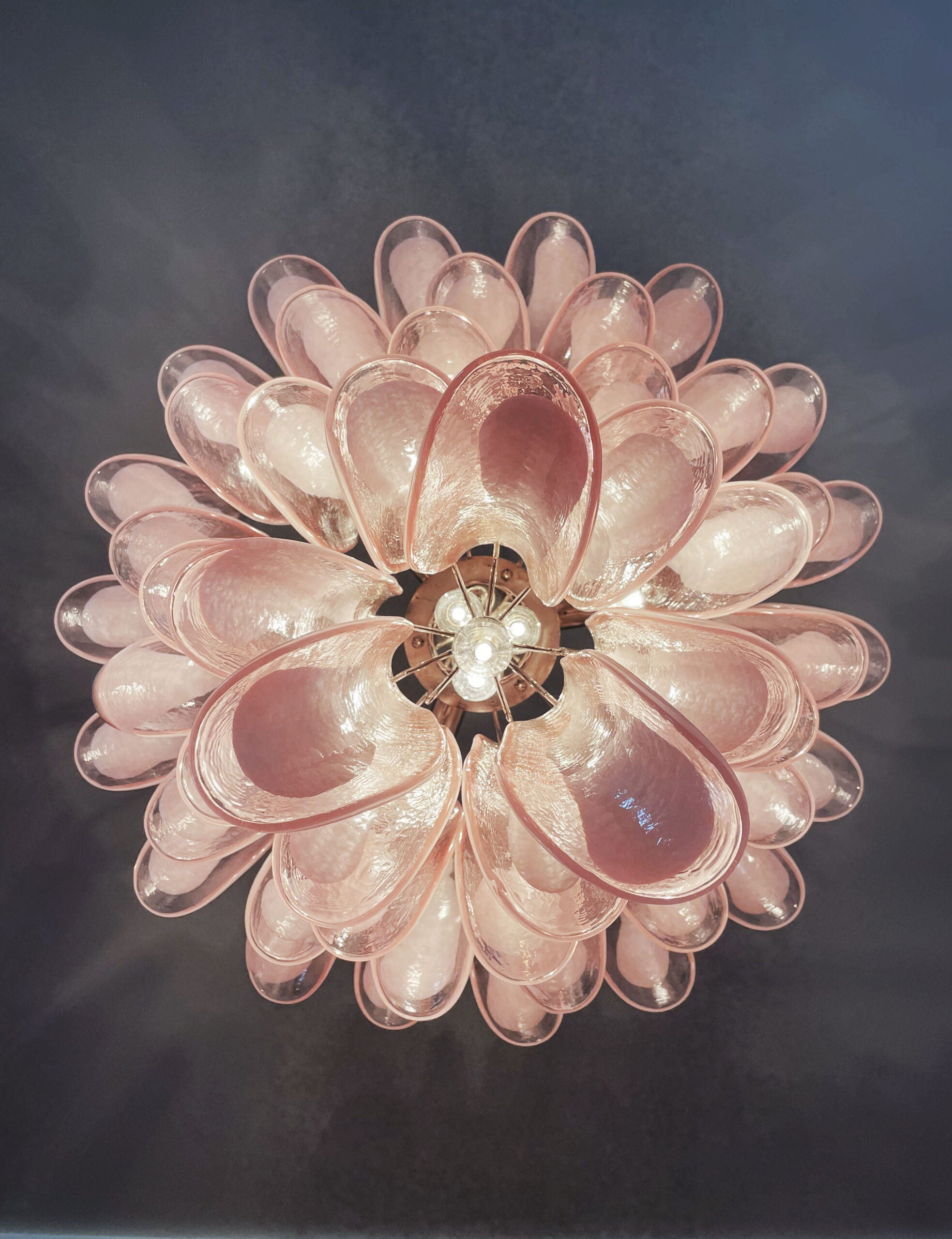 Murano Kronleuchter – 52 Rosa Blütenblattglas – Detail 7 – Murano Classics