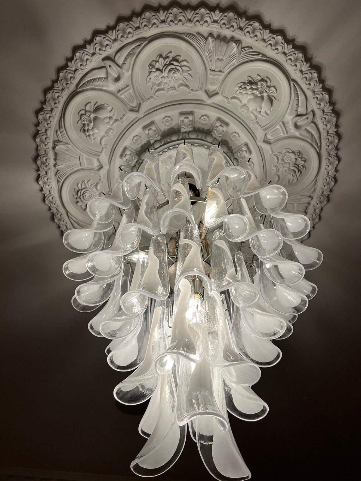 Murano Chandelier – 52 White Petal Glass – detail 4 – Murano Classics