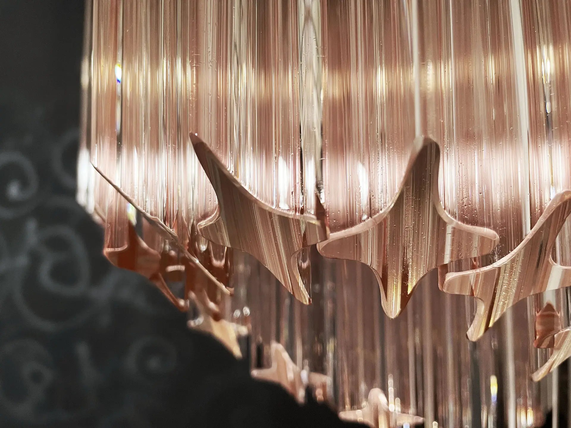 Lampadario Murano – 60 Vetri a Prismi Rosa – dettaglio 2 – Murano Classics