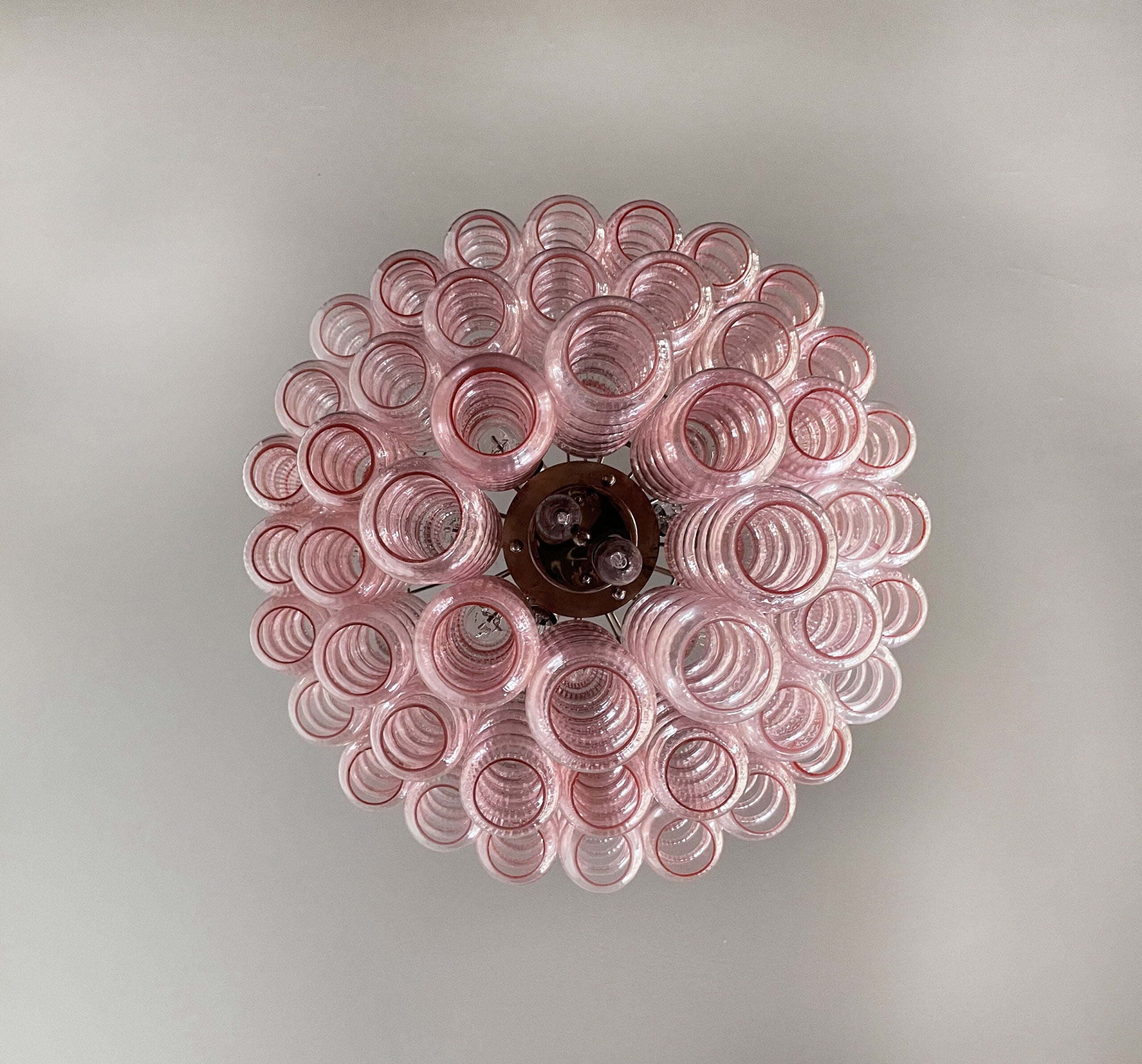 Murano Lysekrone – 48 Rosa Glassrør – detalj 1 – Murano Classics
