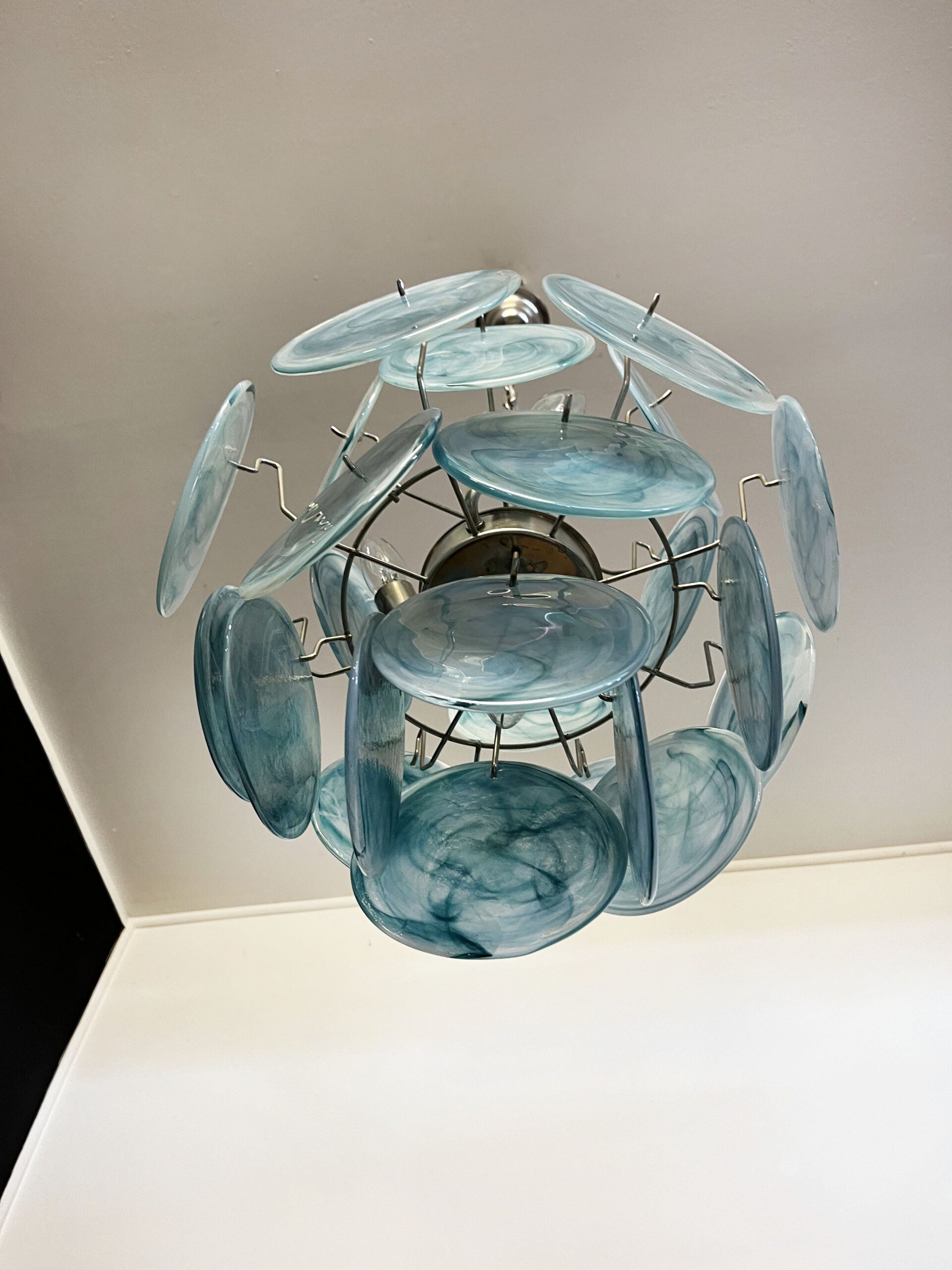 Murano Chandelier – 24 Blue Disc Glasses – detail 4 – Murano Classics