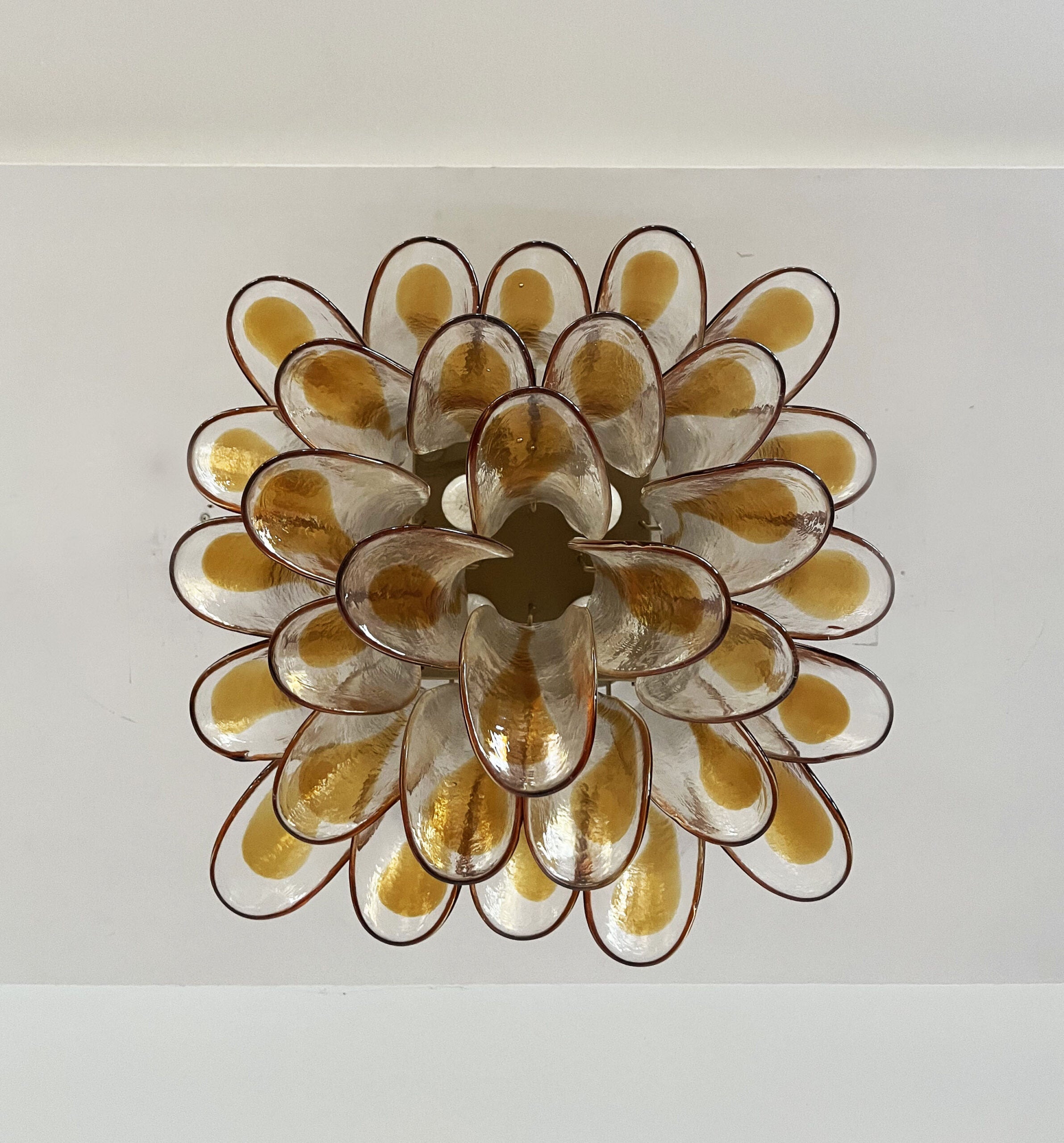 Murano Deckenlampe – 32 Klares, Gelbes Blütenblattglas – Detail 1 – Murano Classics