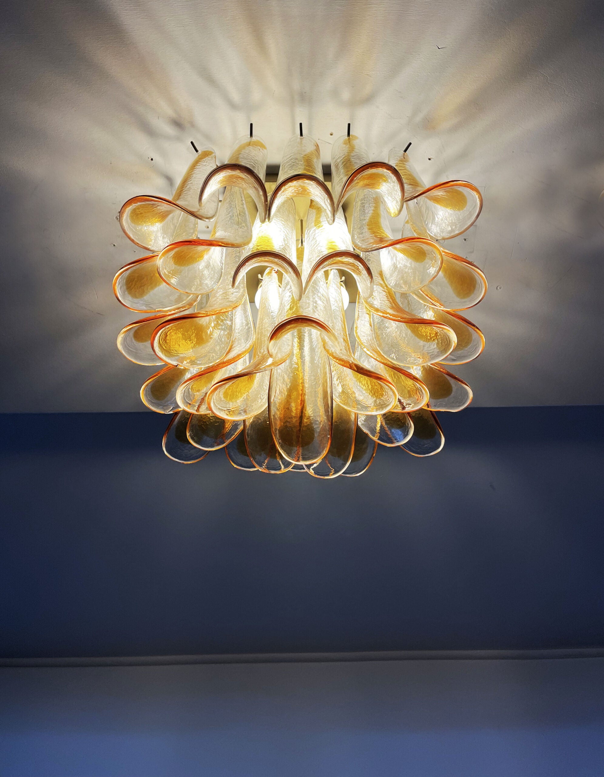 Murano Deckenlampe – 32 Klares, Gelbes Blütenblattglas – Detail 9 – Murano Classics