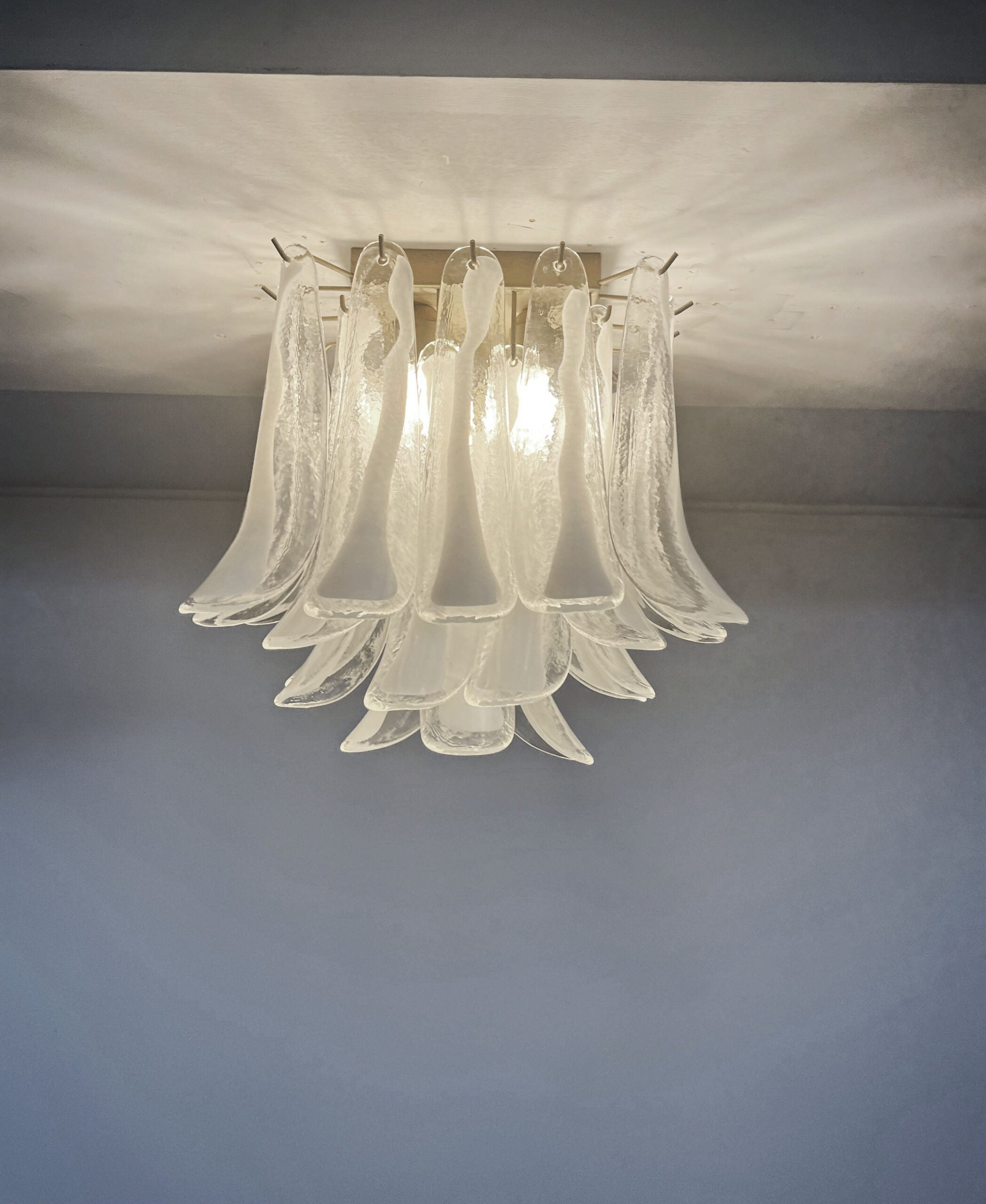 Murano Plafondlamp – 32 Helder, Wit Bloemblaadjeglas – detail 9 – Murano Classics