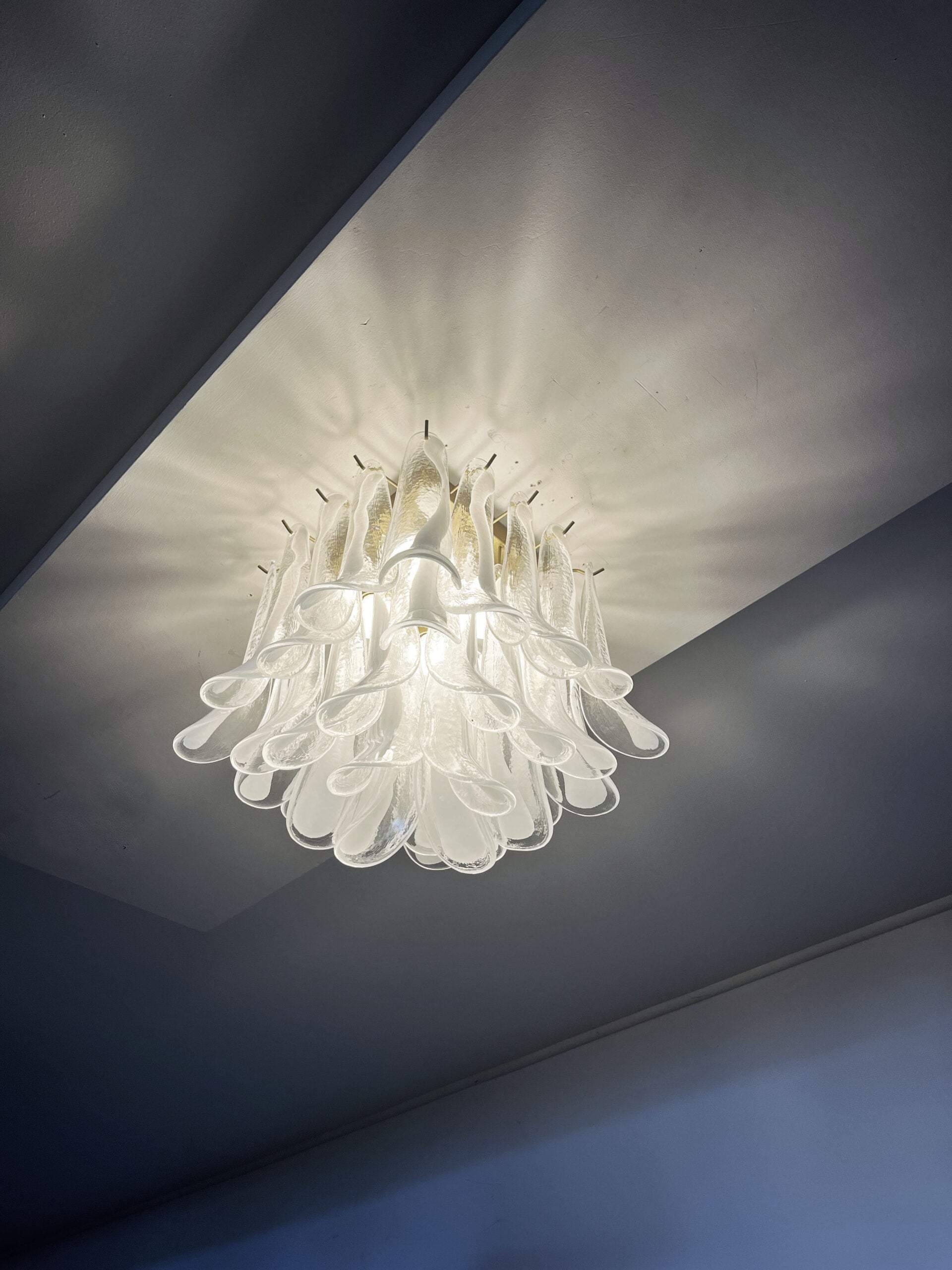 Murano Plafondlamp – 32 Helder, Wit Bloemblaadjeglas – detail 8 – Murano Classics
