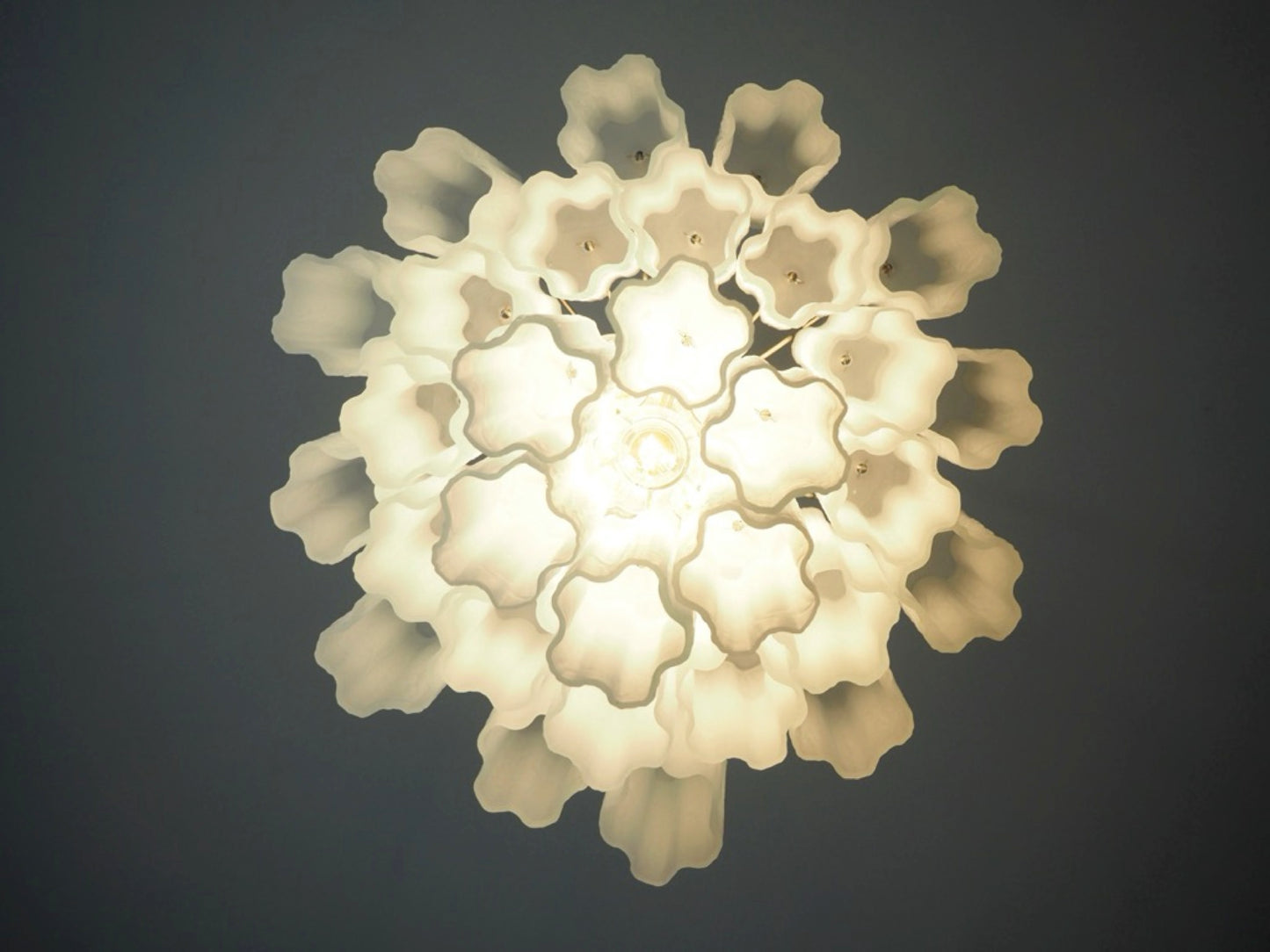 Murano Lysekrone | 30 Alabaster hvit Rørglass